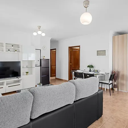 Home2book Stunning & Terrace Apartament