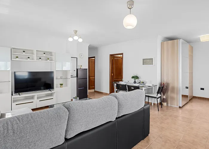 Home2book Stunning & Terrace Daire